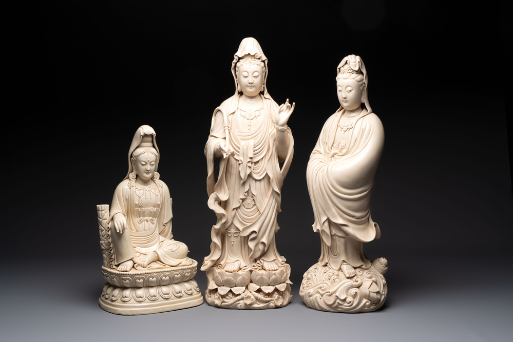 Three large Chinese Dehua blanc de Chine figures of Guanyin, He Chaozong 何朝宗 marks, 20th C.