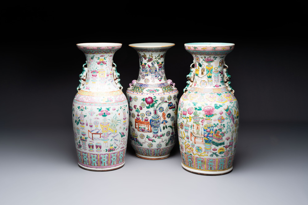 Three Chinese famille rose 'antiquities' vases, 19th C.