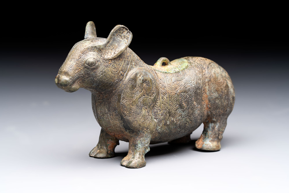 A rare Chinese bronze ritual vessel in the form of a tapir in Eastern Zhou-style, Warring States period