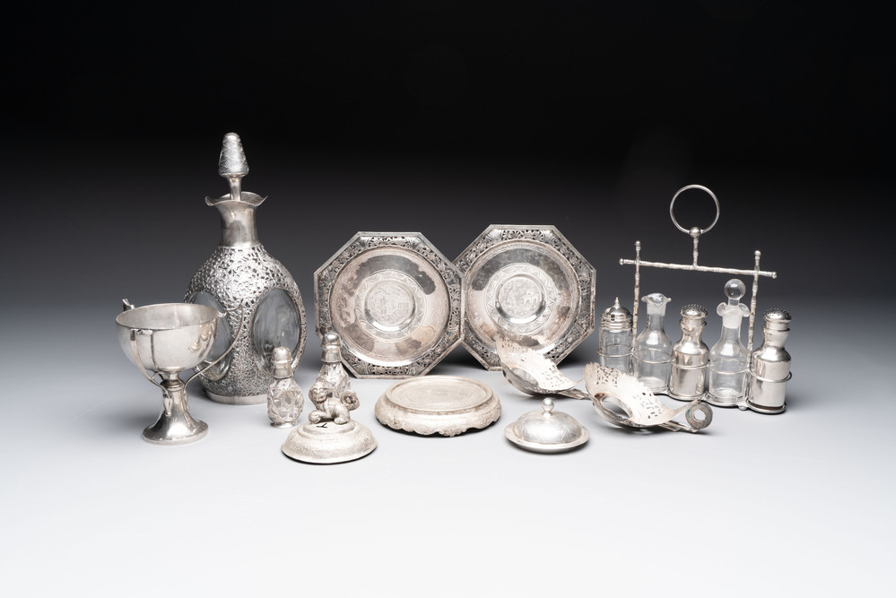 A varied collection of 12 Chinese export silver wares, 19/20th C.