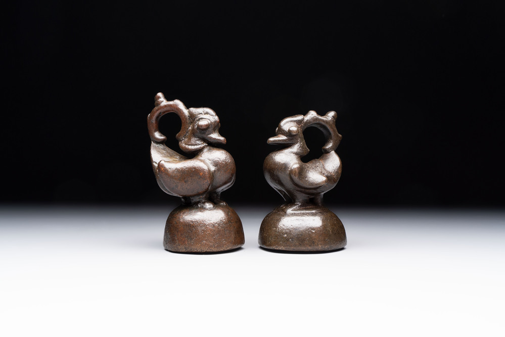 Two Burmese bronze bird-form opium weights, 18/19th C.