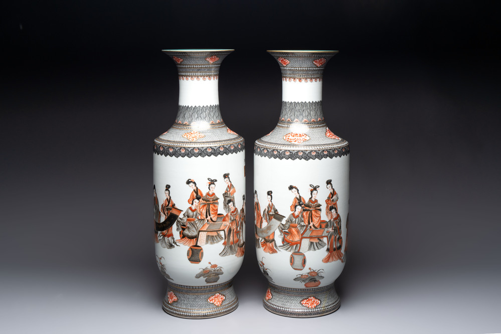 A pair of Chinese grisaille, iron-red and gilt-decorated 'Jin Ling Shi Er Chai 金陵十二釵' vases, Qianlong mark, 20th C.
