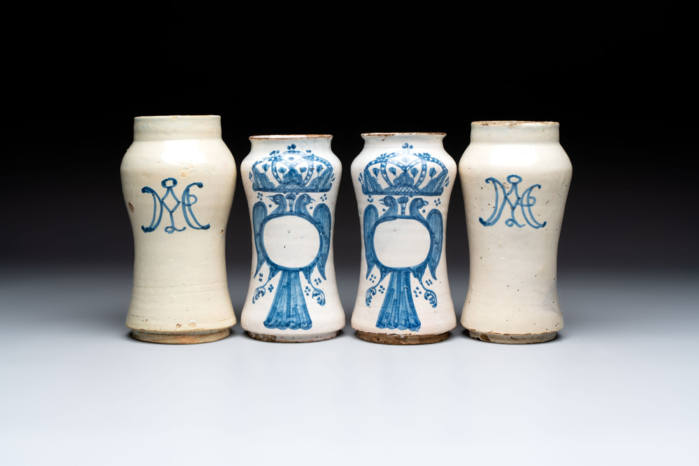 Two pairs of blue and white Spanish albarelli, Teruel and Talavera, 18th C.