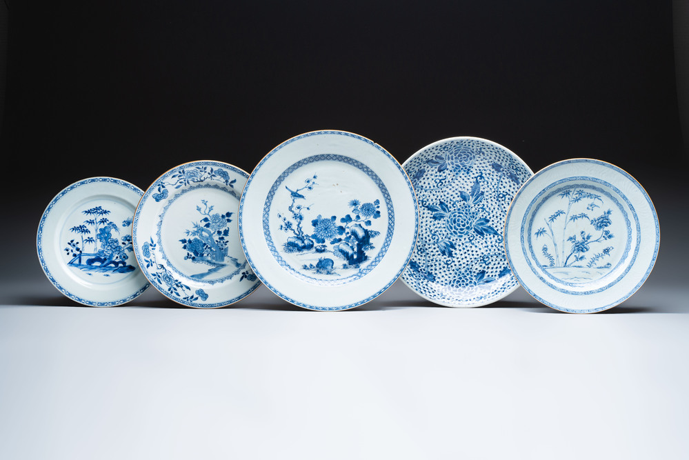 Five Chinese blue and white 'birds and flowers' and 'peony scroll' plates and dishes, 18/19th C.
