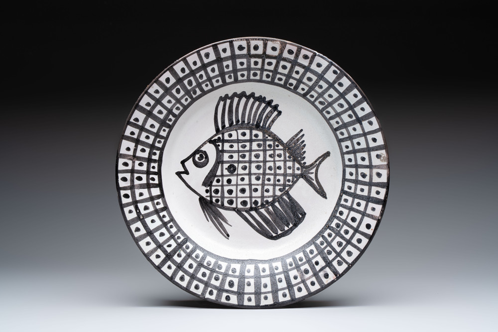 Robert Picault (Paris, 1919-2000): dish with fish motif, Vallauris, dated 1951