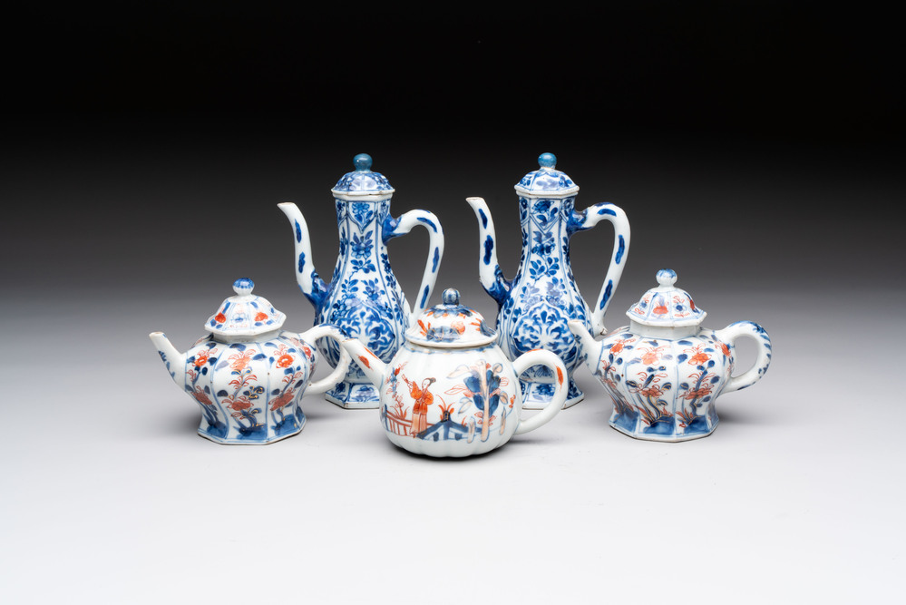 Three Chinese Imari-style teapots and two blue and white jugs, Kangxi