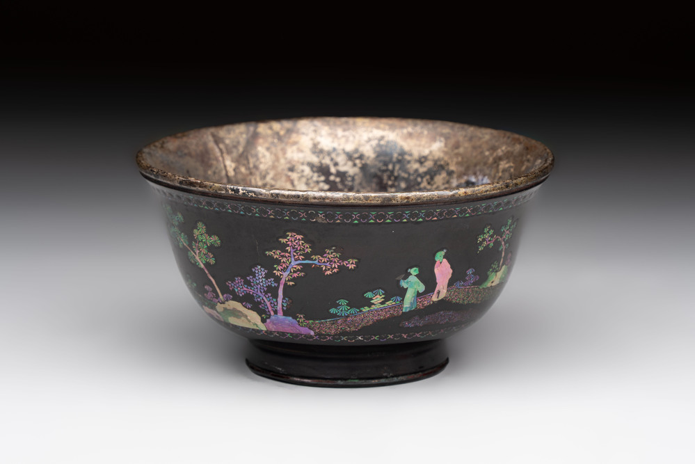 A Chinese silver-lined laque burgaut&eacute; bowl with figural design, Kangxi
