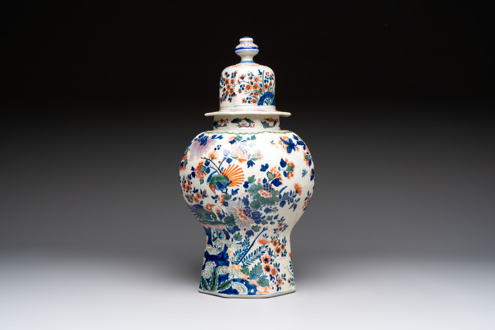 A Dutch delft cashmere palette vase and cover with birds among flowering branches, ca. 1700