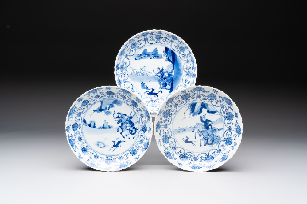 Three Chinese blue and white &rsquo;Mu Lan Qiu Xian 木蘭秋獮' plates, Kangxi