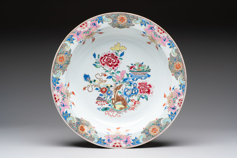 A Chinese famille rose basin with a deer and antiquities, Qianlong