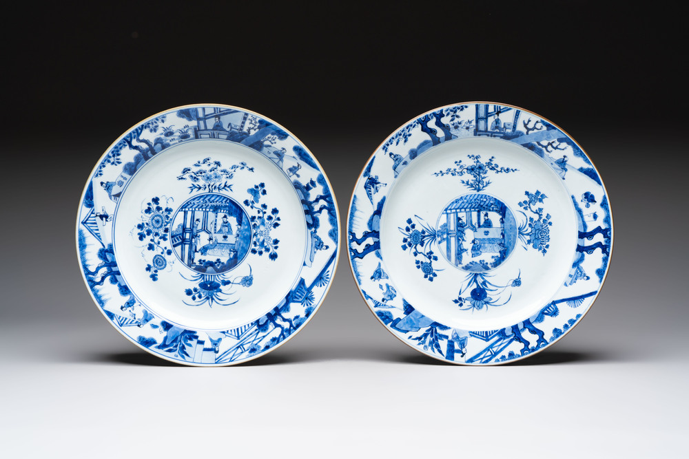 Two large Chinese blue and white 'Meng De Xian Dao 孟德獻刀' dishes, Kangxi