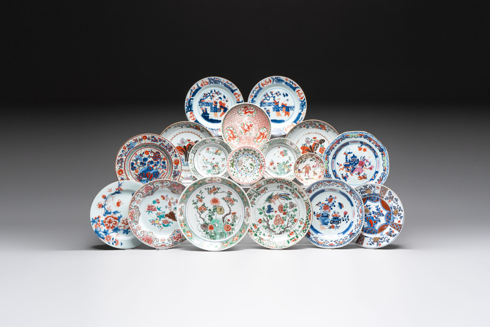 17 Chinese famille rose, Imari-style and European-decorated plates and saucers, Kangxi/Qianlong