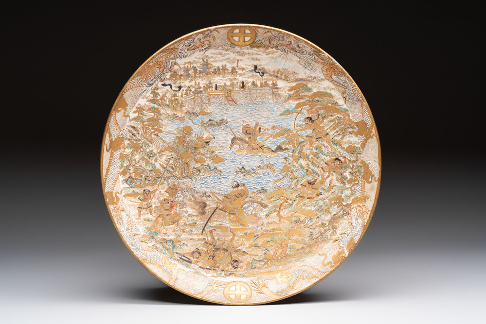 A Japanese Satsuma 'warrior' dish, Morita Tokuichi 森田 徳 mark, Meiji, 19th C.