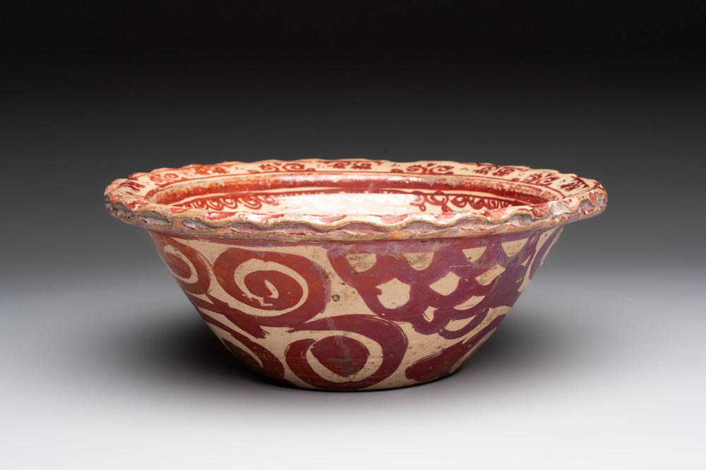 A Hispano-Moresque lustreware bowl, Spain, 17th C.
