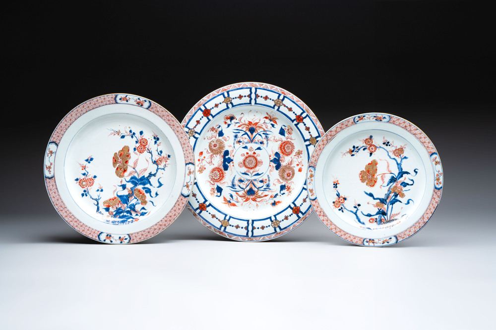 Three Chinese Imari-style dishes with floral design, Yongzheng