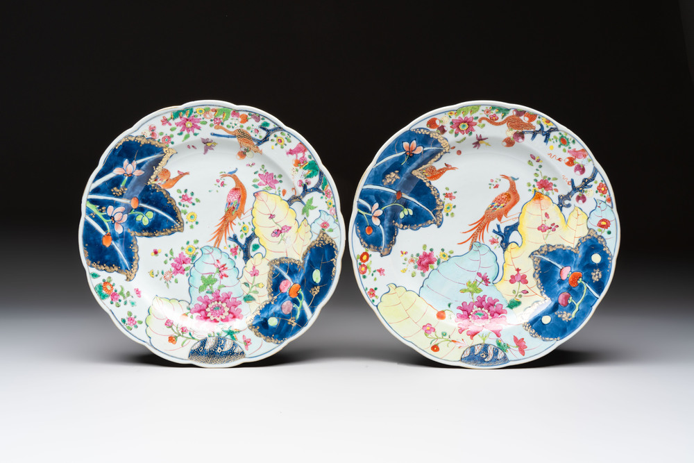 A pair of Chinese famille rose 'tobacco leaf' dishes, Qianlong