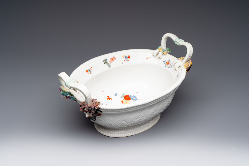 A Meissen kakiemon-style basket with figural head handles, Germany, 18th C.