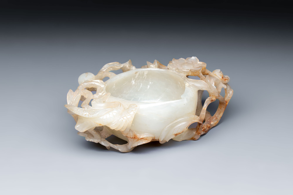 A Chinese jade peach-form brush washer, 19th C.