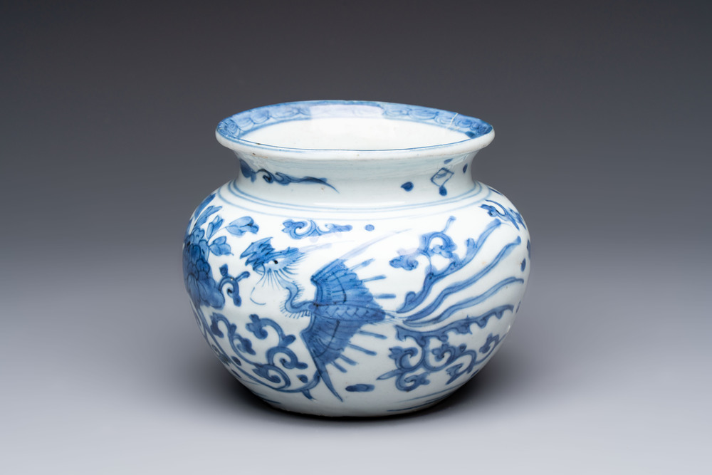A small Chinese blue and white 'phoenixes and peonies' jar, Wanli