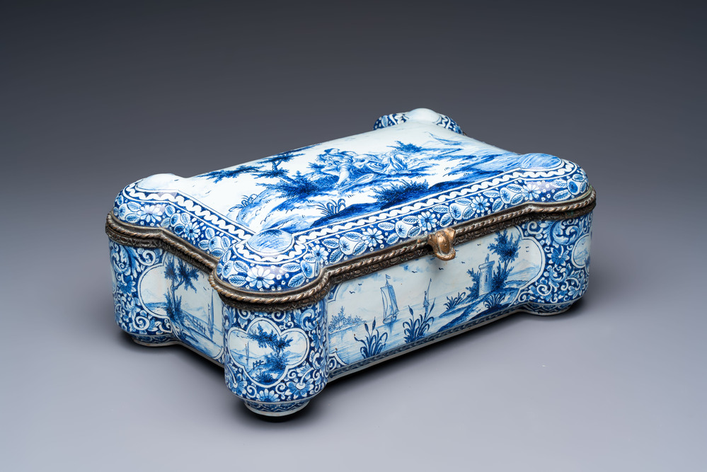 A blue and white Dutch Delft bronze-mounted casket, 19th C.