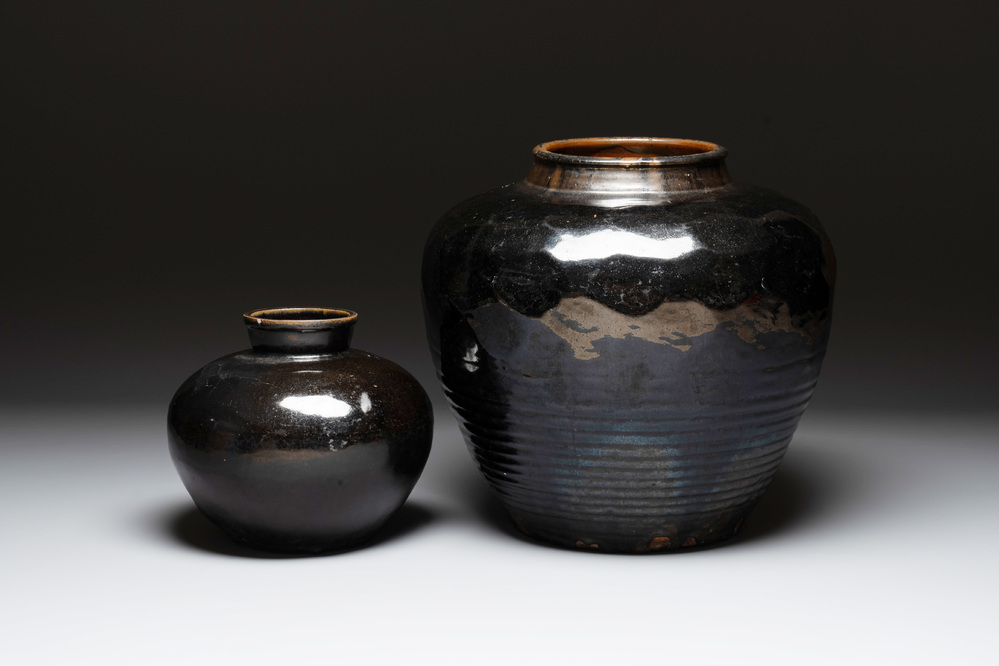 Two Chinese Cizhou black-glazed jars, 17/18th C.