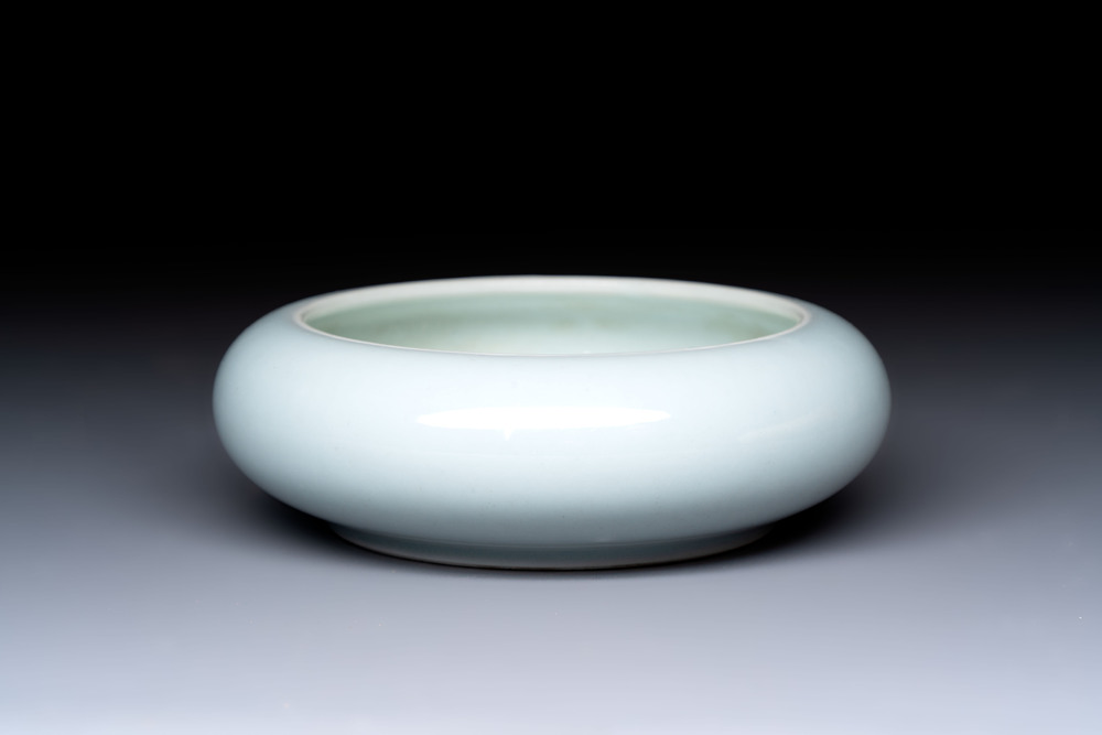 A Chinese claire-de-lune brush washer, Kangxi mark, 19th C.