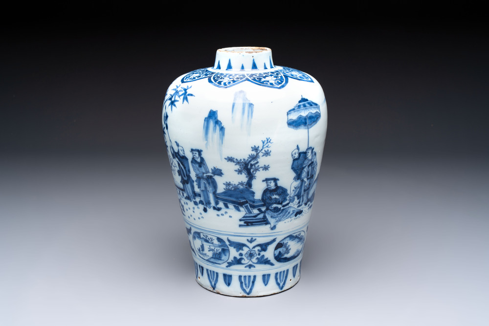 A fine blue and white Dutch Delft Transitional style chinoiserie jar, late 17th C.