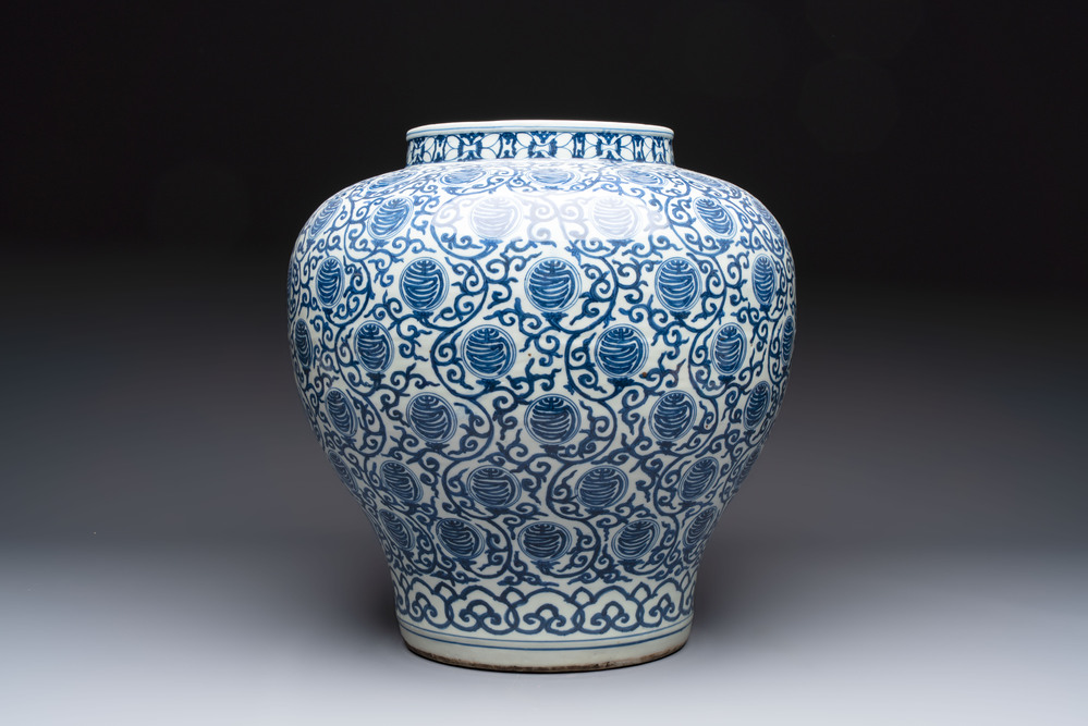 A large Chinese blue and white 'shou' jar, Wanli mark, 20th C.