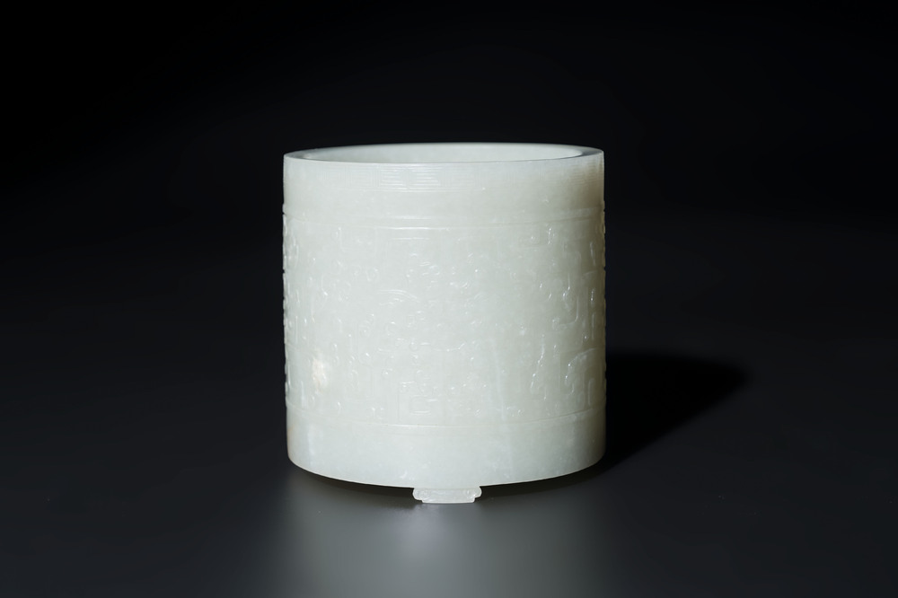 A rare Chinese archaistic jade 'chilong' tripod brush pot, 18th C.