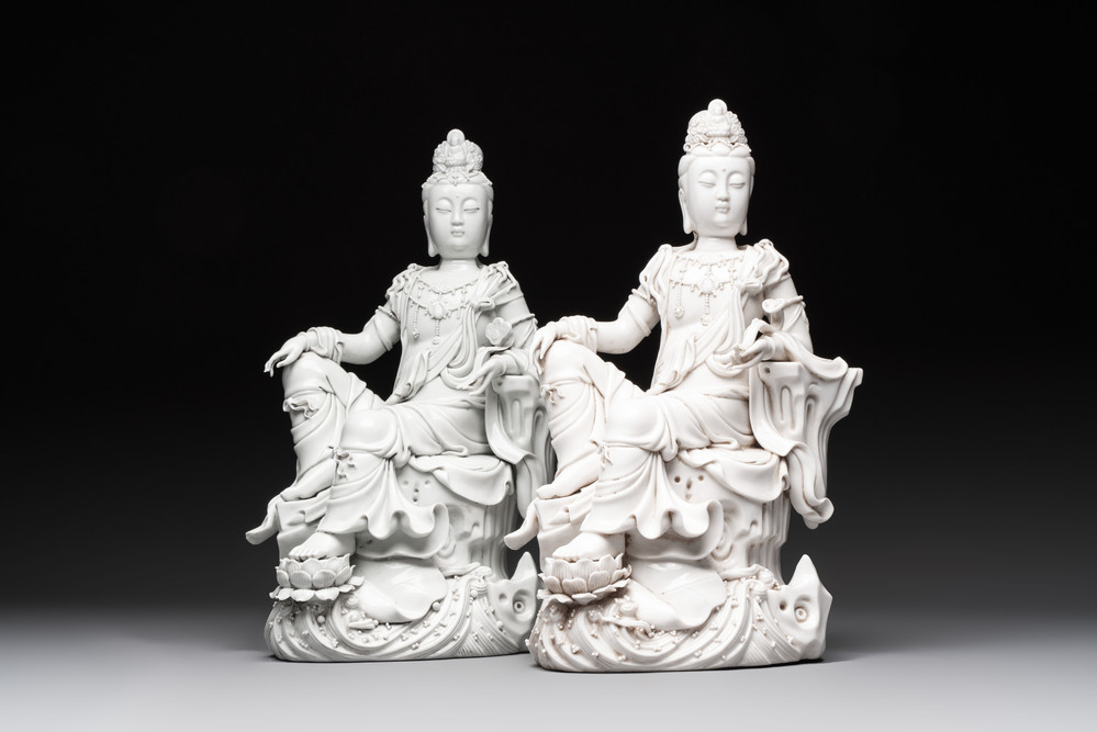 Two Chinese Dehua blanc de Chine sculptures of the seated Guanyin, He Chaozong 何朝宗 and Dehua 德化 marks, 20th C.