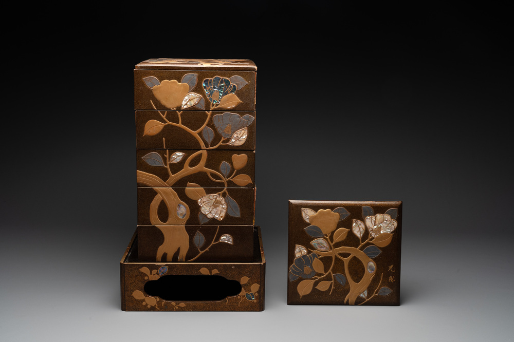 A Japanese mother-of-pearl-inlaid lacquer five-tier stacking box with two covers and a tray, 19/20th C.