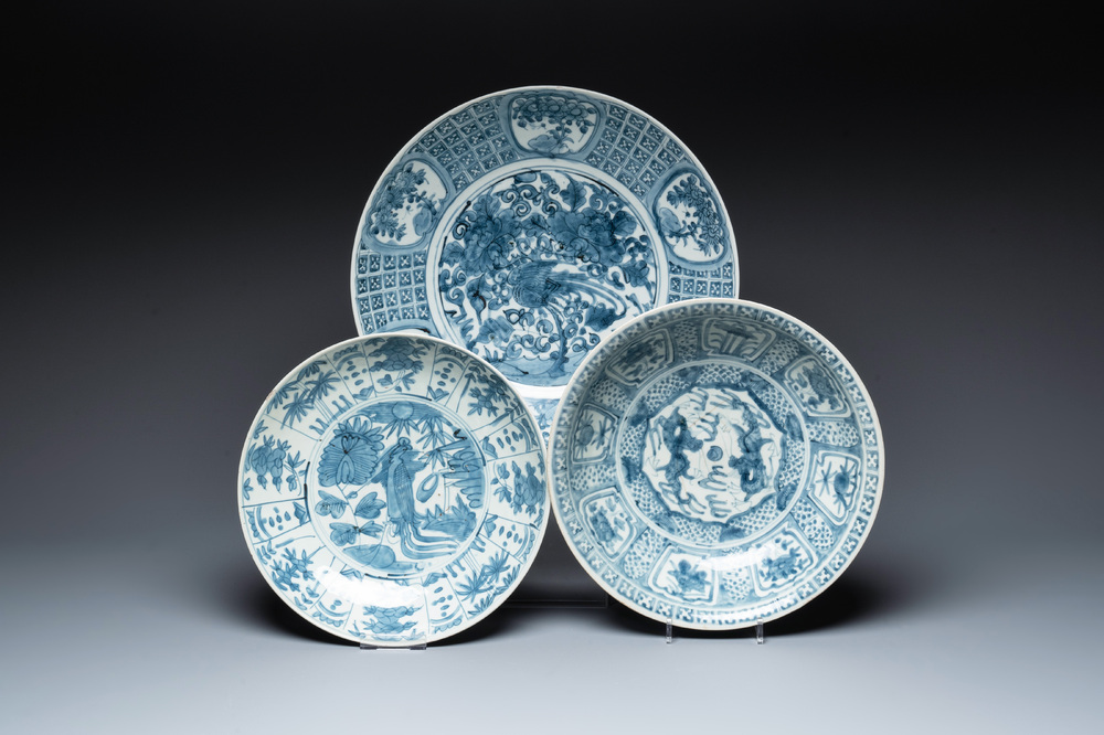 Three large Chinese Swatow blue and white dishes, Ming