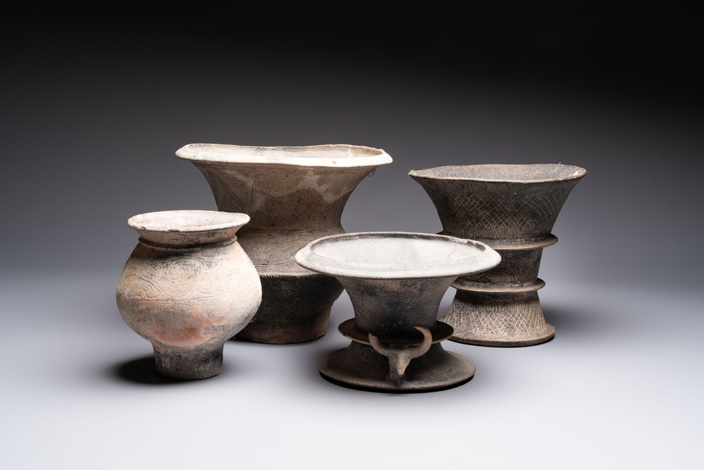 Four Thai pottery vases, Ban-Chiang, 7/4th C. B.C.