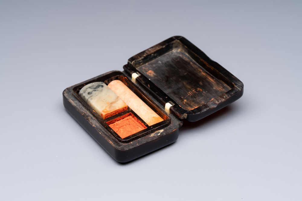 Two Chinese soapstone seals with an original buffalo-horn box, Ignace 依溺斯 mark, 20th C.