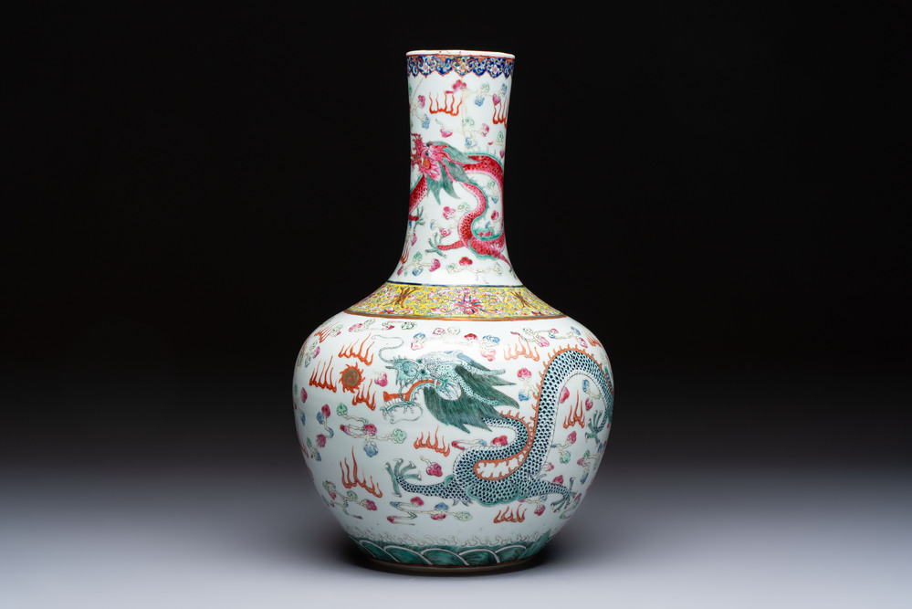 A Chinese famille rose 'Dragon and Phoenix' 'Tianqiuping' vase, 19/20th C.