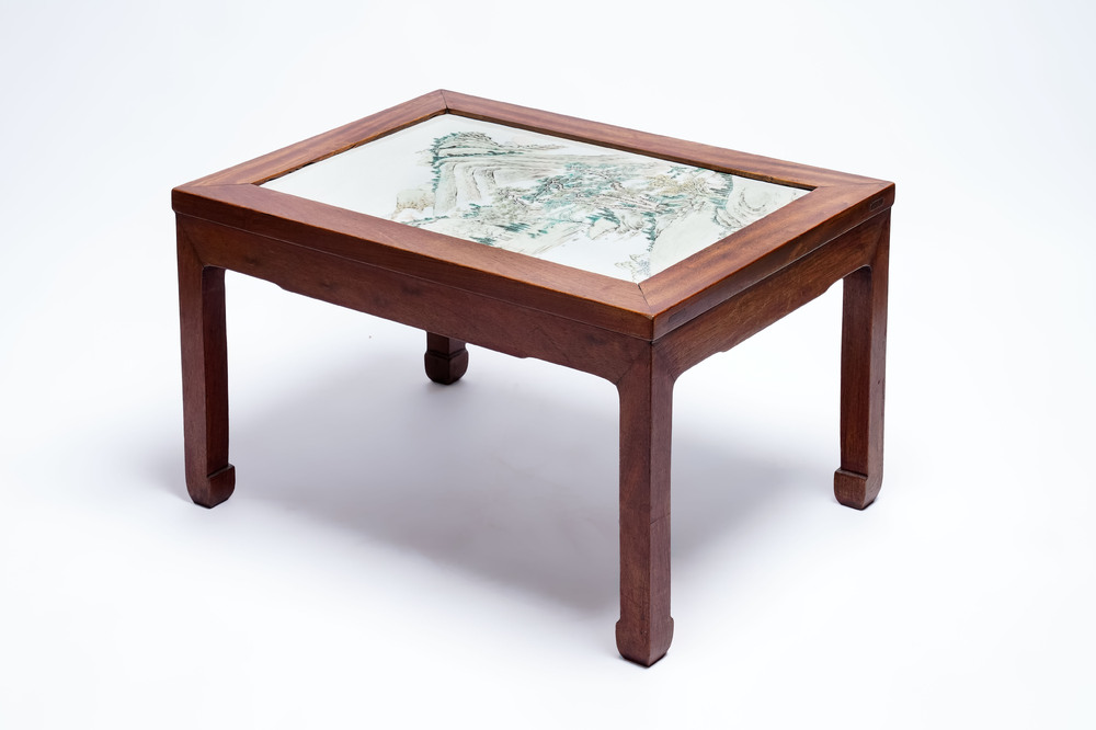 A Chinese qianjiang cai &lsquo;Mountainous Landscape&rsquo; plaque-inset hongmu low table , 19/20th C.
