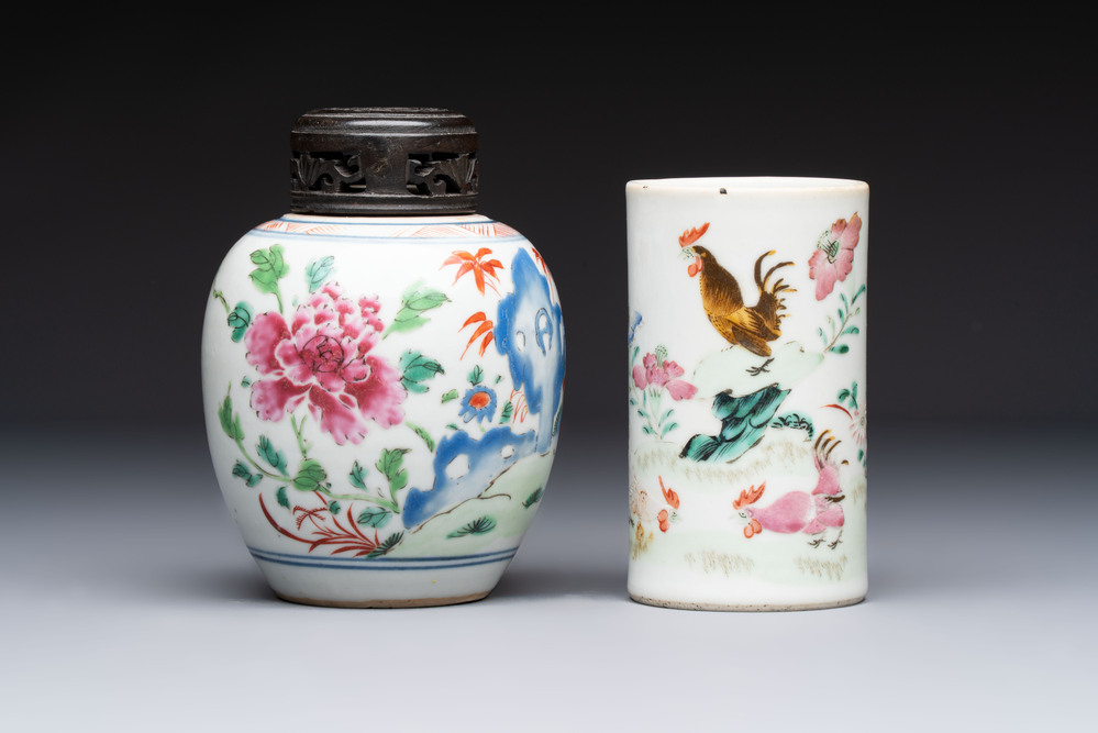 A Chinese famille rose 'Peony' jar and a 'Rooster' brush pot, Tongzhi mark, 18/19th C.