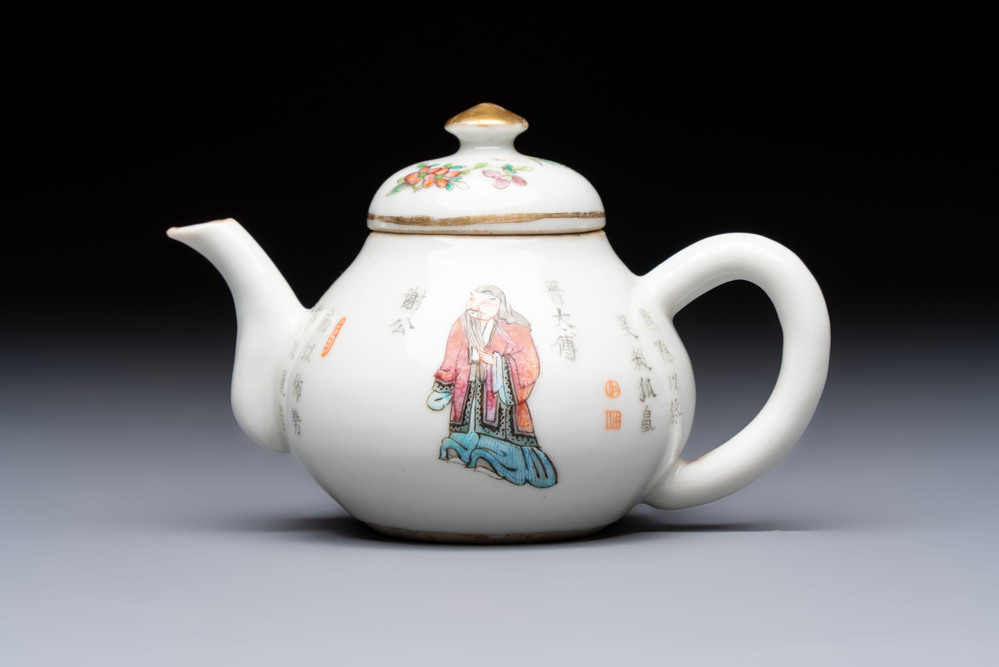 A Chinese famille rose 'Wu Shuang Pu' teapot and cover, 19th C.