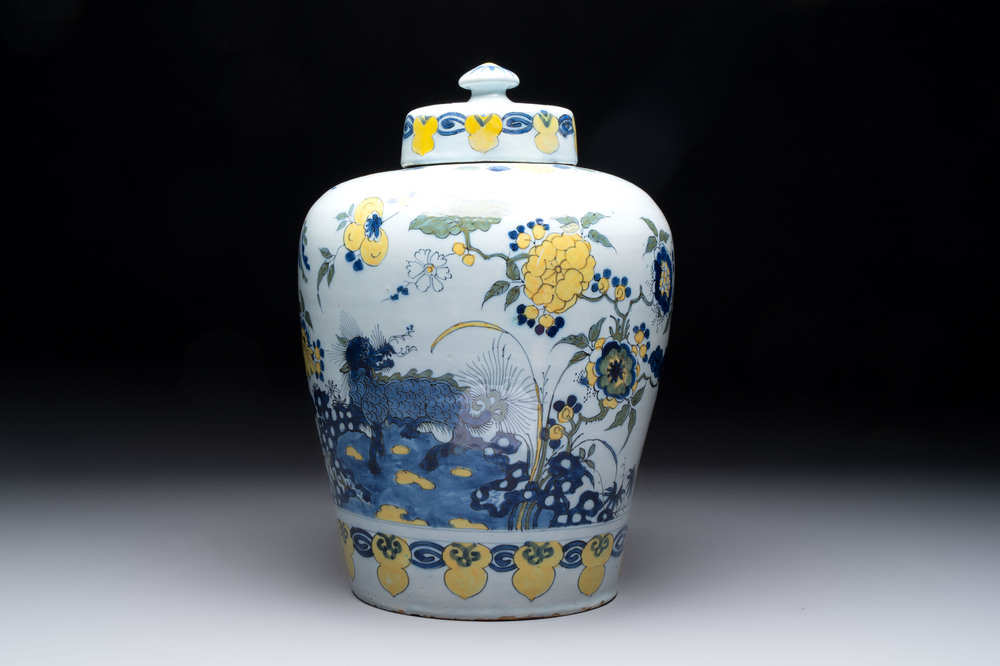 A blue, white and yellow Dutch Delft 'Qilin' vase, 17th C.