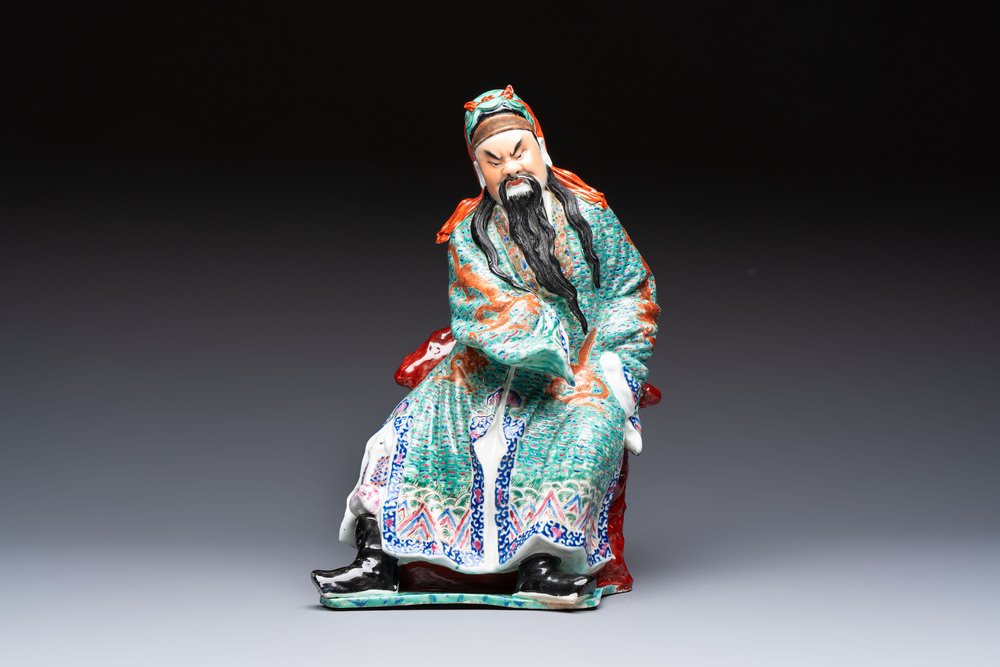A Chinese famille rose figure of Guandi, 19/20th C.