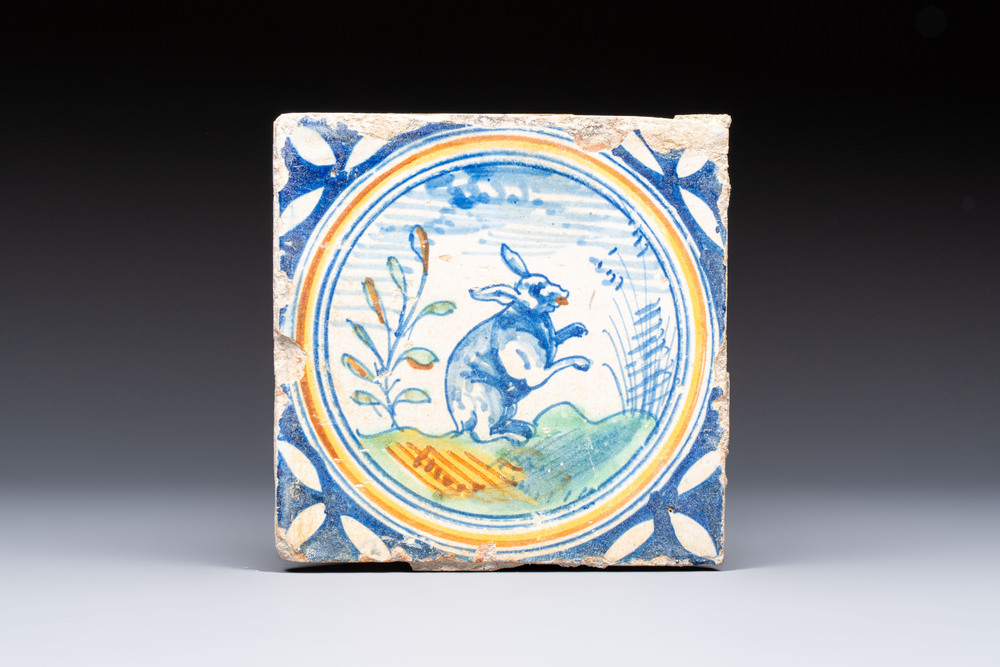 A polychrome Dutch Delft maiolica 'Rabbit' medallion tile, 16th C.