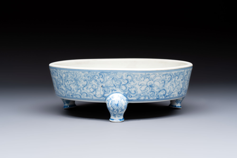 A Chinese blue and white narcissus basin, Yongzheng mark, 20th C.