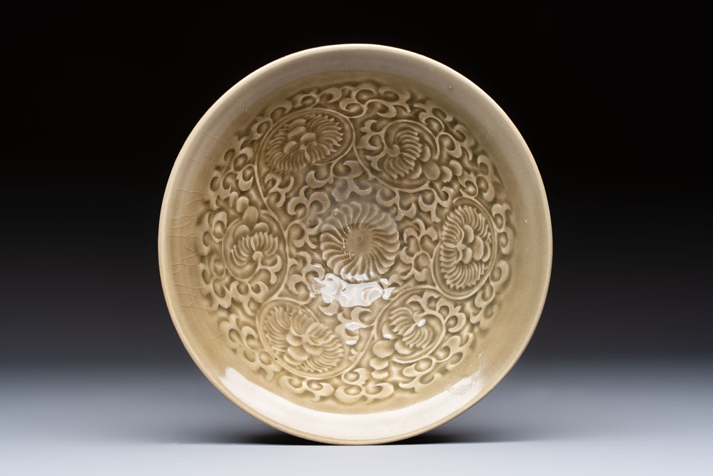 A fine Chinese Yaozhou 'Chrysanthemum' bowl, Northern Song