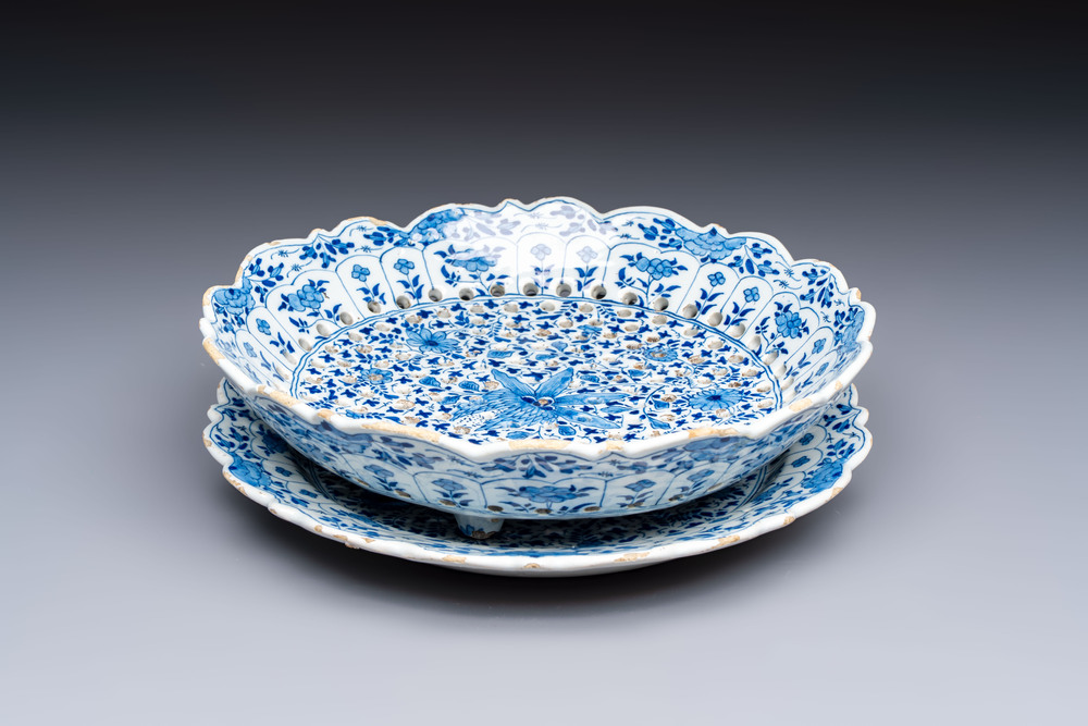 A blue and white Dutch Delft Kangxi-style strawberry strainer and stand, 18th C.