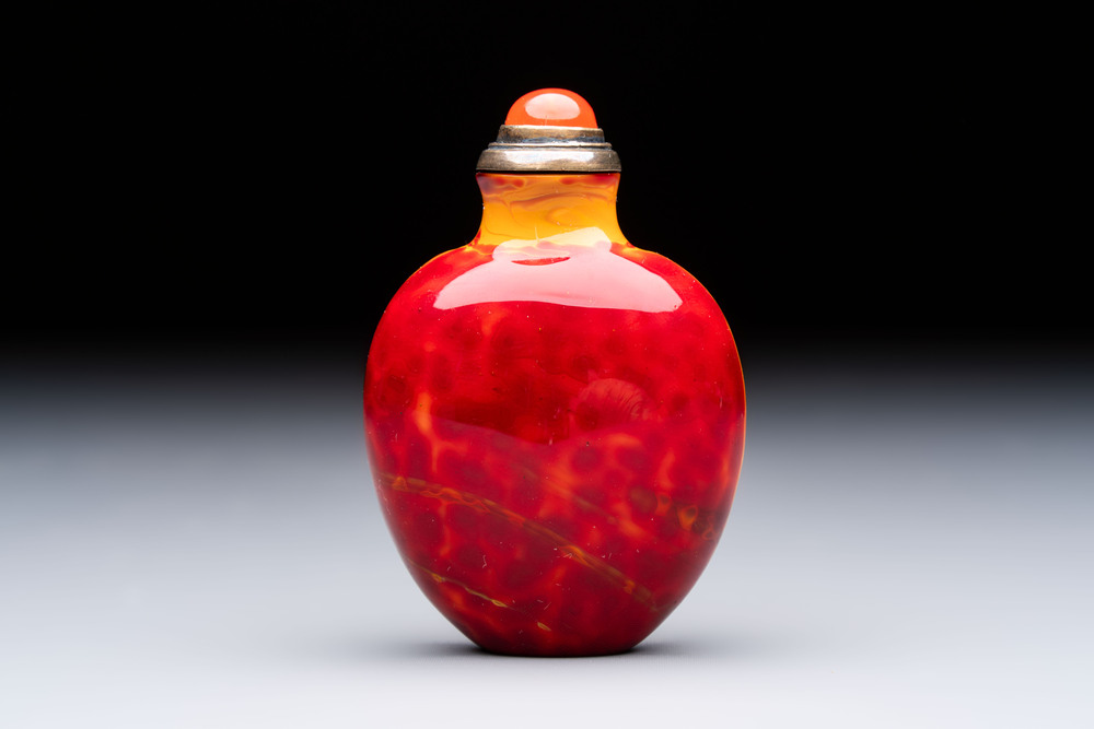 A Chinese 'Realgar Dragon' glass snuff bottle, probably from the imperial Beijing glass workshop, 1720-1840