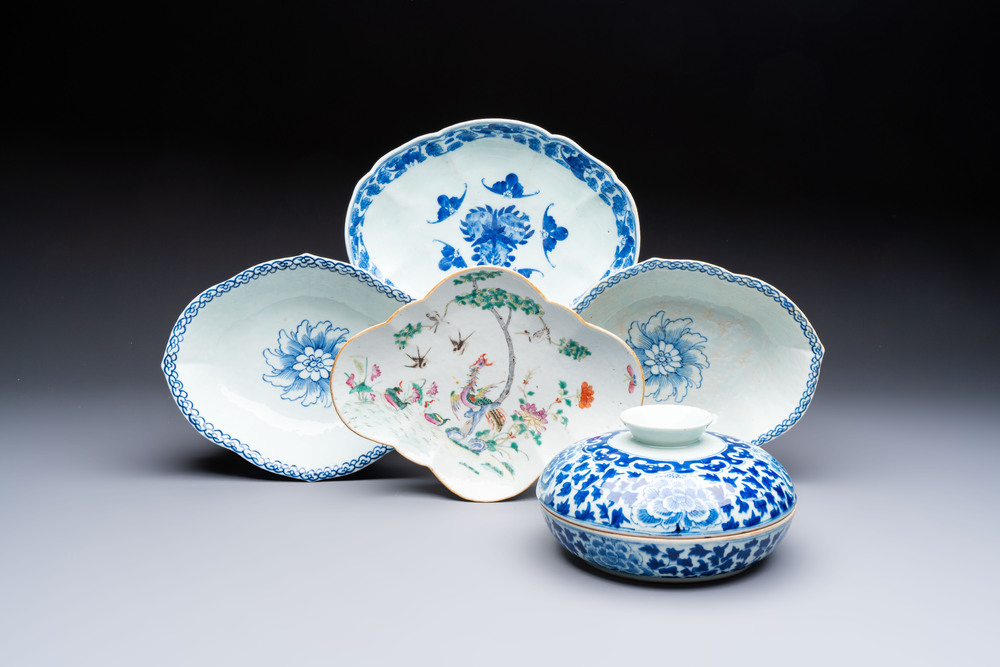 Four Chinese blue, white and famille rose tazzas and a covered spice bowl with bats design, 19th C.