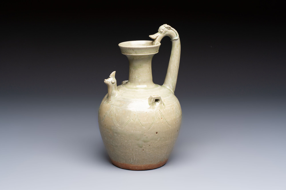 A fine Chinese Yueyao green-glazed chicken-head ewer with dragon-form handle, Southern Dynasties