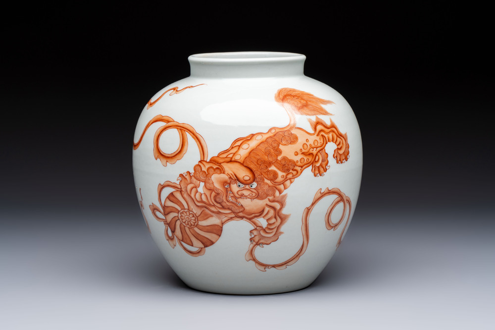A Chinese iron-red 'Buddhist Lions' vase, 20th C.