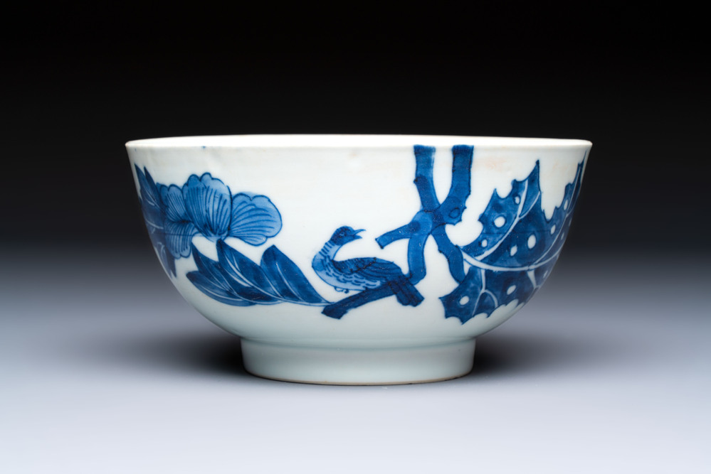 A Chinese blue and white 'Bleu de Hue' bowl from a royal mission for the Vietnamese market, T&acirc;n Sửu 辛丑 mark, dated 1841