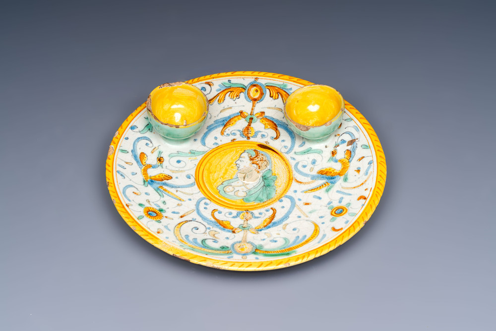 A polychrome Italian maiolica double salt plate, Deruta, 17th C.